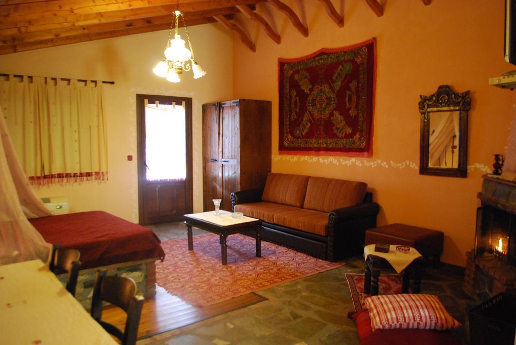 Tzivaeri Otel Likodhrómion Dış mekan fotoğraf