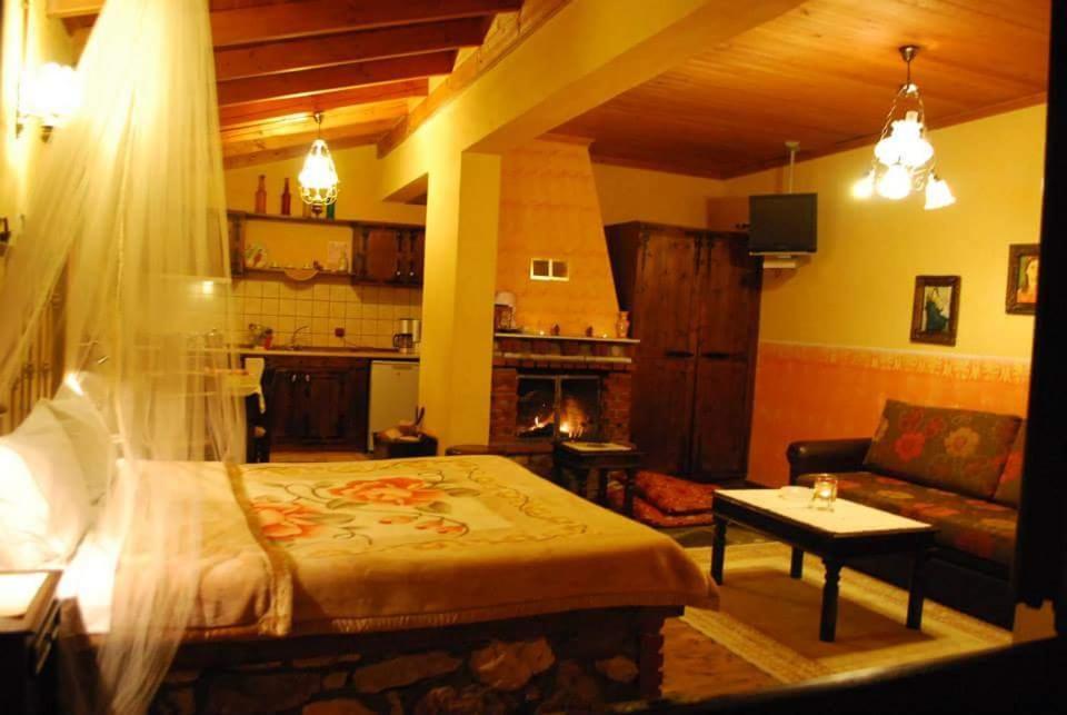 Tzivaeri Otel Likodhrómion Dış mekan fotoğraf